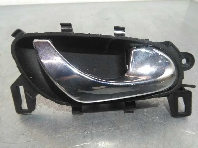 Maneta Interior Trasera Derecha para Nissan Pulsar (C13)