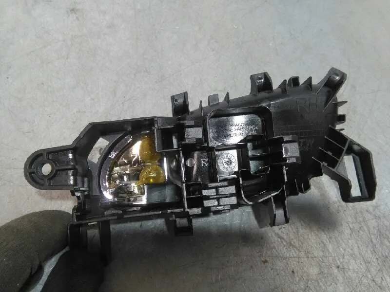 Maneta Interior Trasera Derecha para Nissan Pulsar (C13)