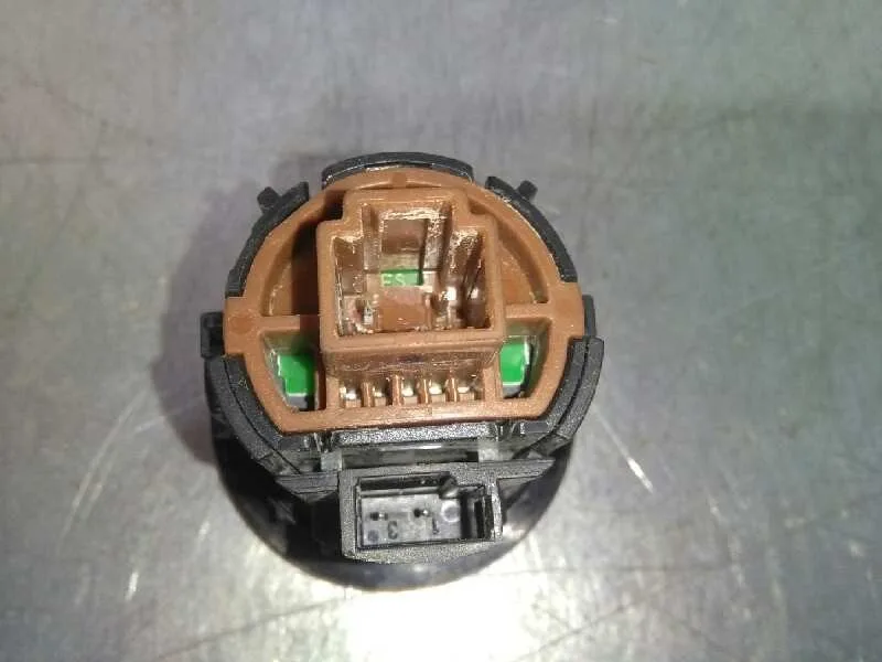 Interruptor para Nissan Pulsar (C13)