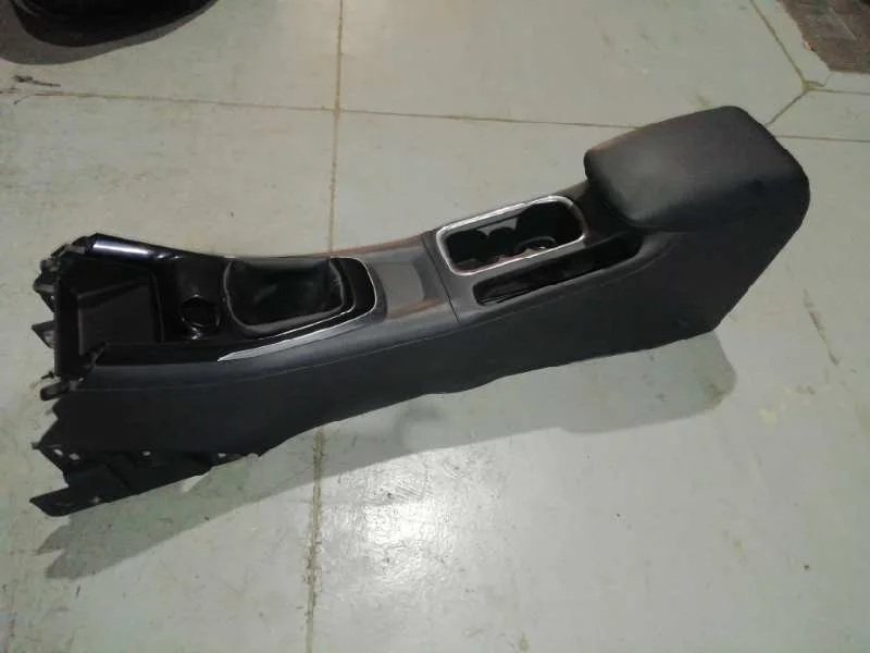 Consola Central para Nissan Pulsar (C13)