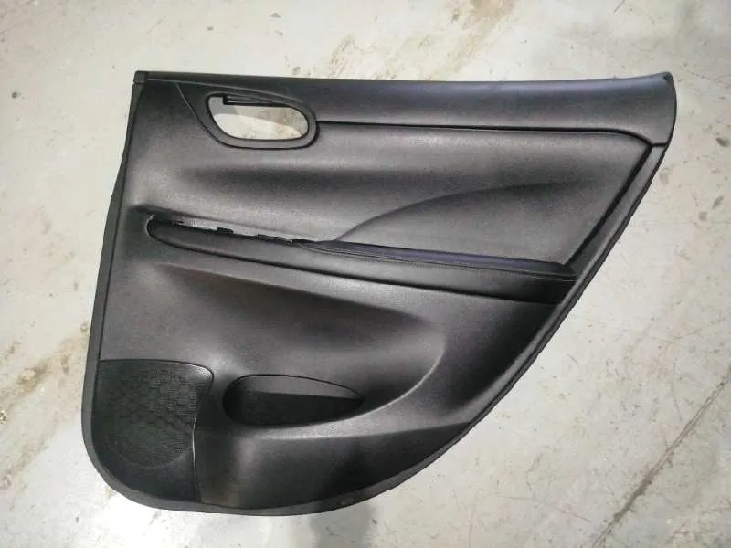 Guarnecido Puerta Trasera Derecha para Nissan Pulsar (C13)