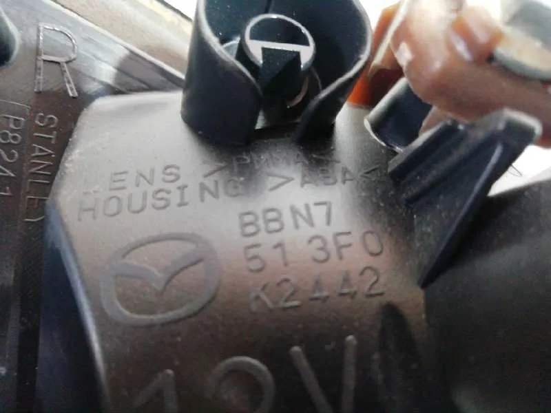 Piloto Trasero Derecho Interior para Mazda 3 Lim. (Bl)