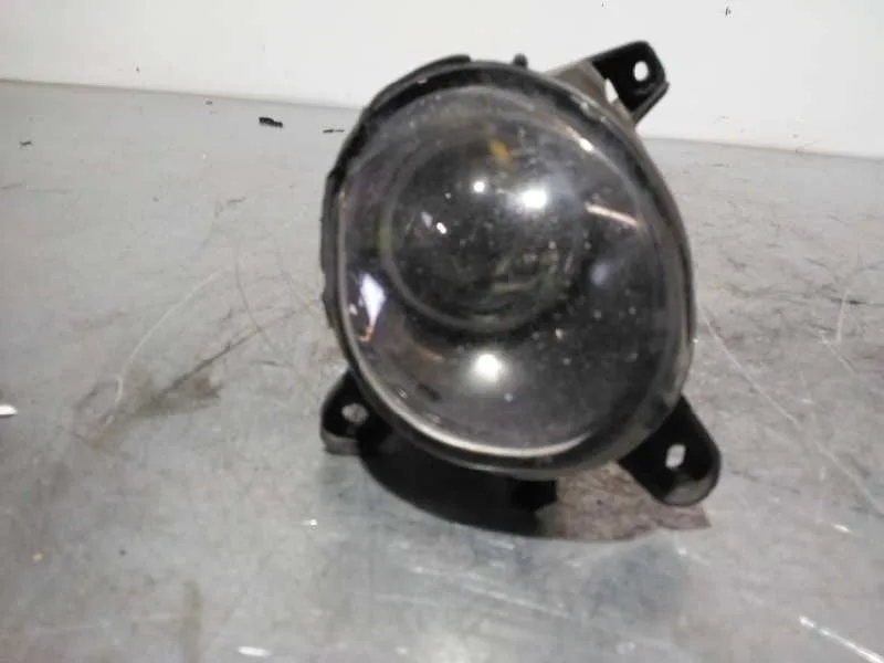 Faro Antiniebla Derecho para Volkswagen Passat Berlina (3B3)