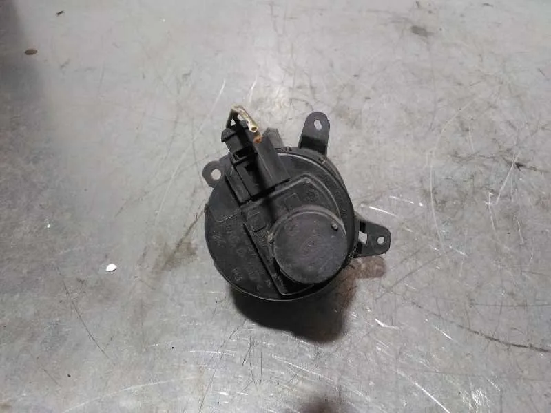 Faro Antiniebla Derecho para Volkswagen Passat Berlina (3B3)