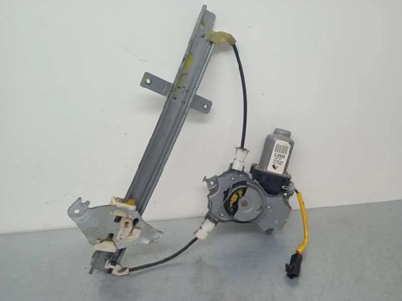 Elevalunas Trasero Derecho para Nissan Almera Tino (V10M)