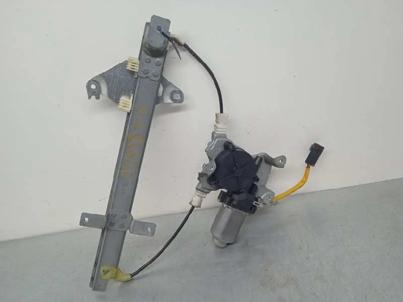 Elevalunas Trasero Derecho para Nissan Almera Tino (V10M)