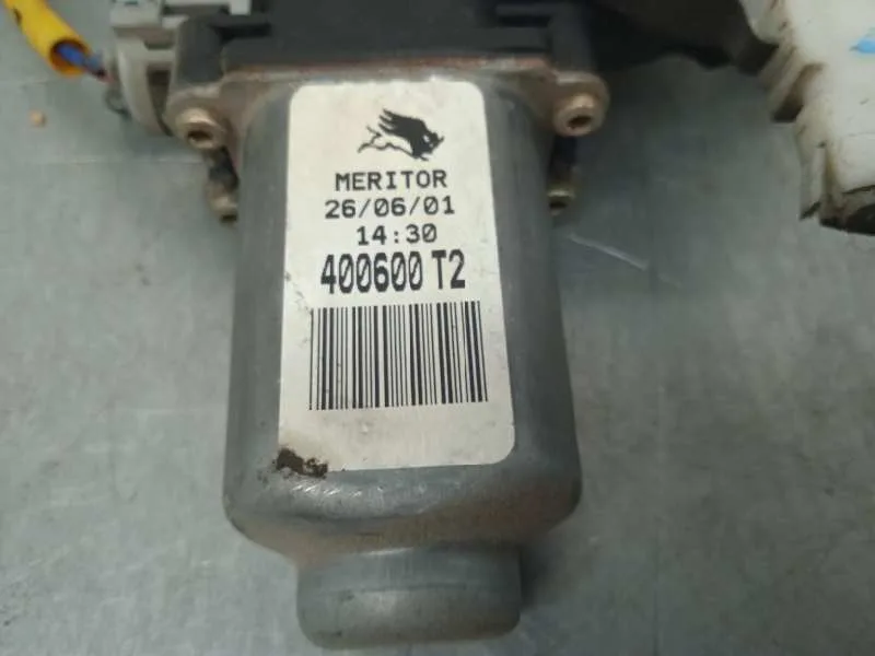 Elevalunas Trasero Derecho para Nissan Almera Tino (V10M)