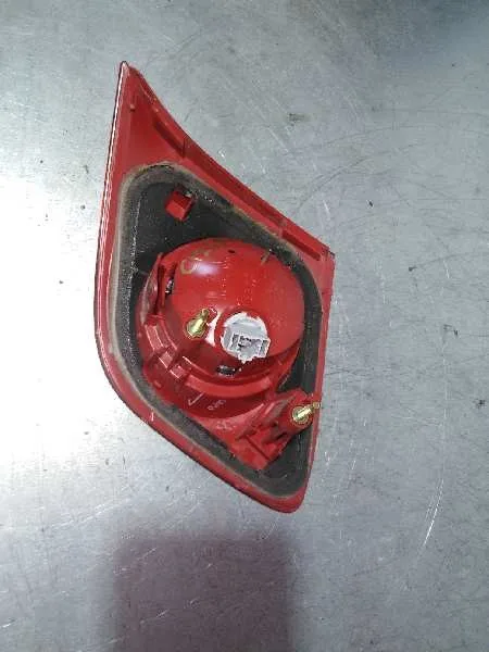 Piloto Trasero Izquierdo Interior para Mazda 3 Berlina (Bk)