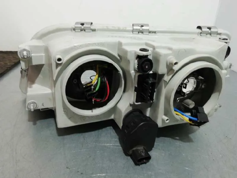 Faro Derecho para Volvo S40 Berlina