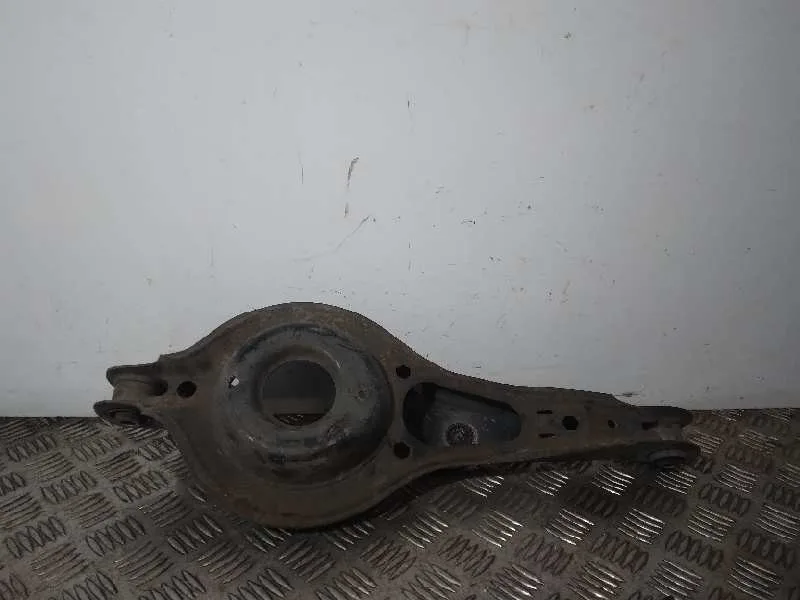 Brazo Suspension Inferior Trasero Derecho para Ford C-Max