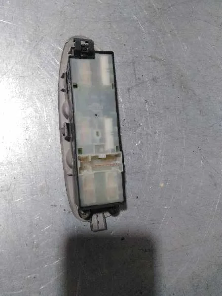 Mando Elevalunas Delantero Izquierdo para Nissan Almera Tino (V10M)