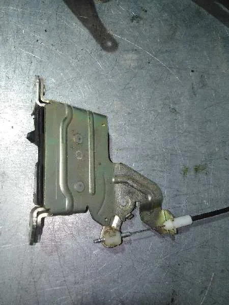Cerradura Puerta Lateral Derecha para Nissan Nv 200 (M20)