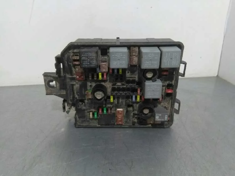Caja Reles / Fusibles para Opel Corsa E
