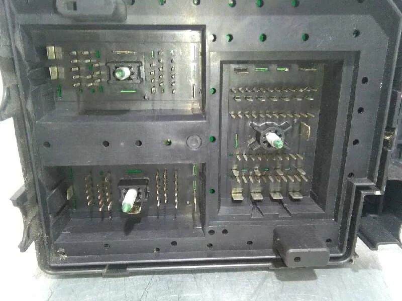Caja Reles / Fusibles para Opel Corsa E
