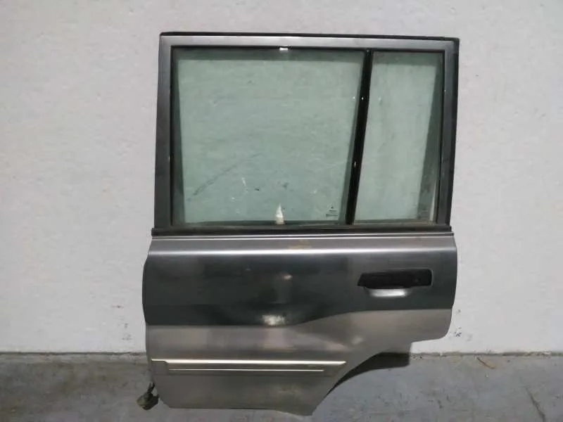 Puerta Trasera Izquierda para Mitsubishi Montero Pinin (H60/H70)