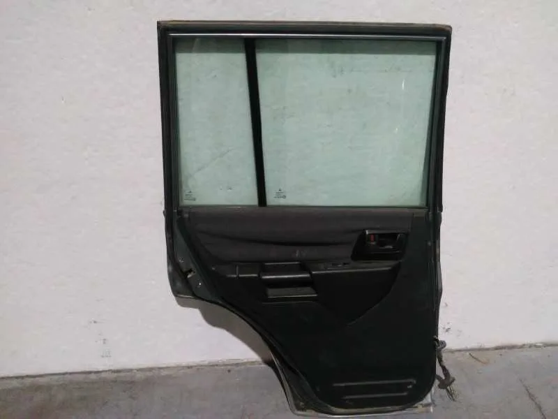 Puerta Trasera Izquierda para Mitsubishi Montero Pinin (H60/H70)