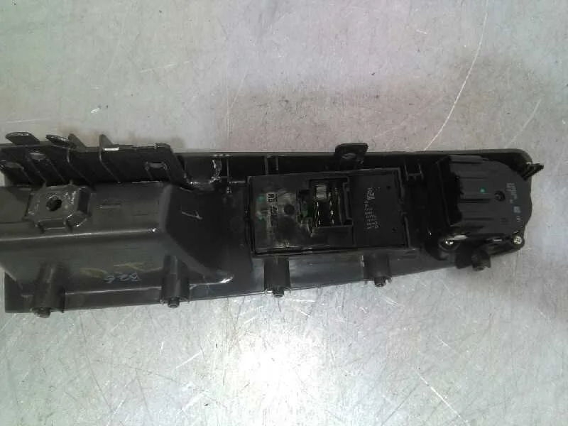 Mando Elevalunas Delantero Izquierdo para Chevrolet Cruze