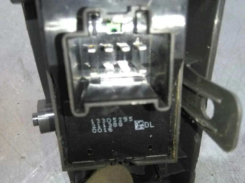 Mando Elevalunas Delantero Izquierdo para Chevrolet Cruze