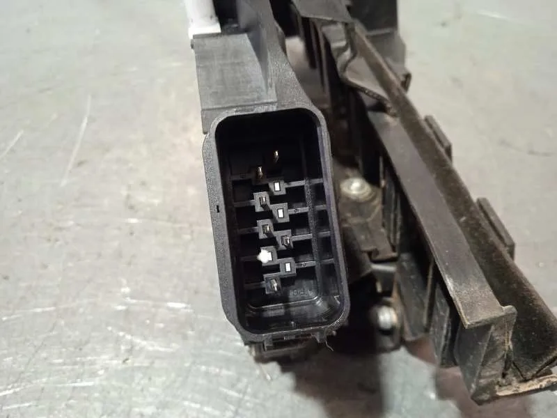 Cerradura Puerta Delantera Izquierda para Ford Focus Lim. (Cb4)