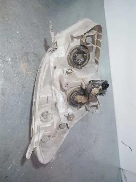 Faro Izquierdo para Toyota Corolla Verso (E12)