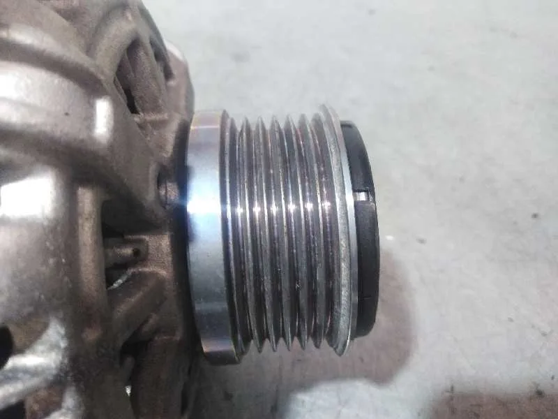 Alternador para Kia Carens (Un)