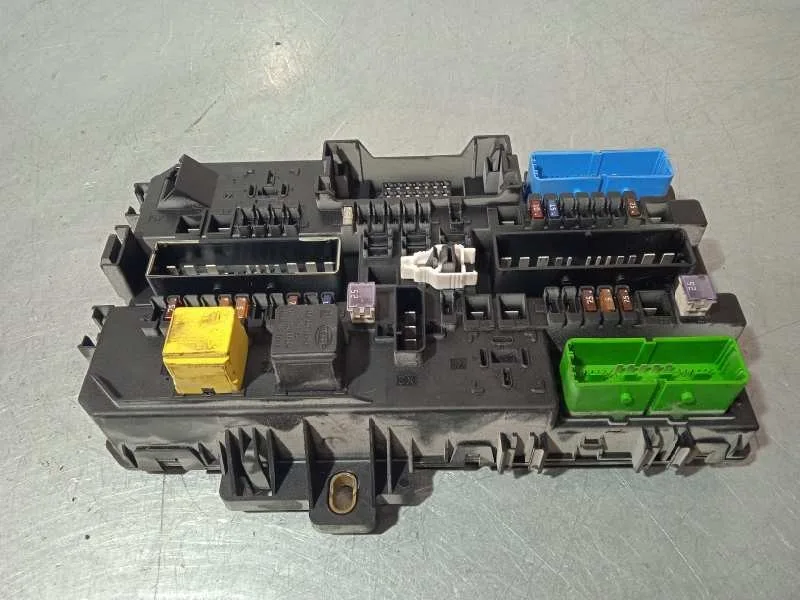 Caja Reles / Fusibles para Opel Astra H Berlina