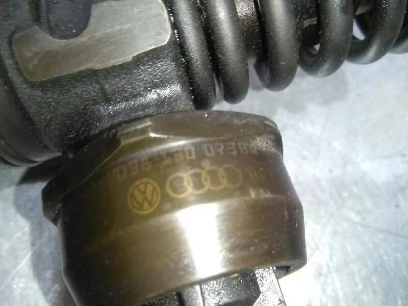 Inyector para Skoda Suberb (3T4)