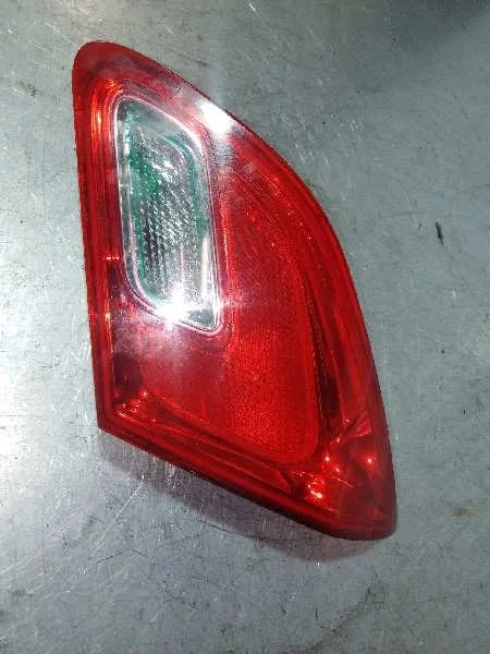Piloto Trasero Derecho Interior para Opel Astra J Lim.