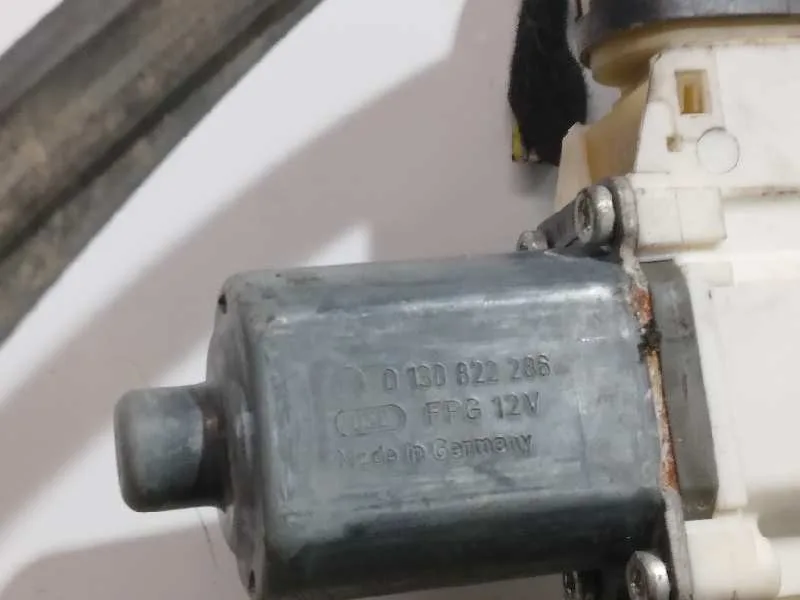 Elevalunas Delantero Derecho para Ford Mondeo Ber. (Ca2)