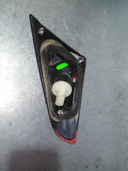 Piloto Trasero Izquierdo Interior para Mitsubishi Colt Berlina 3 (Cz)
