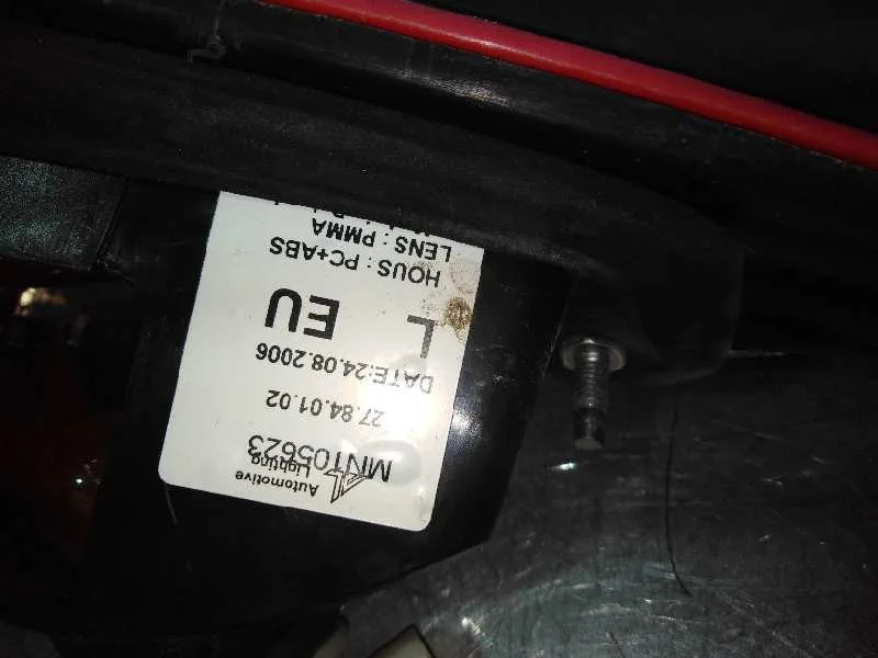 Piloto Trasero Izquierdo Interior para Mitsubishi Colt Berlina 3 (Cz)