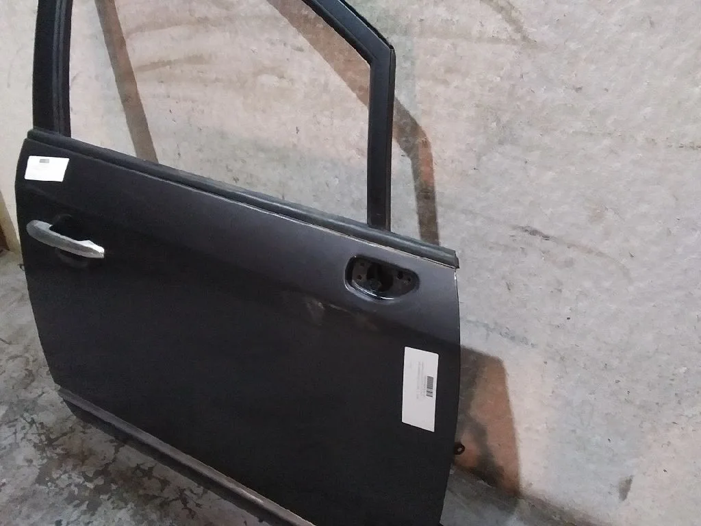 Puerta Delantera Derecha para Kia Carens (Un)