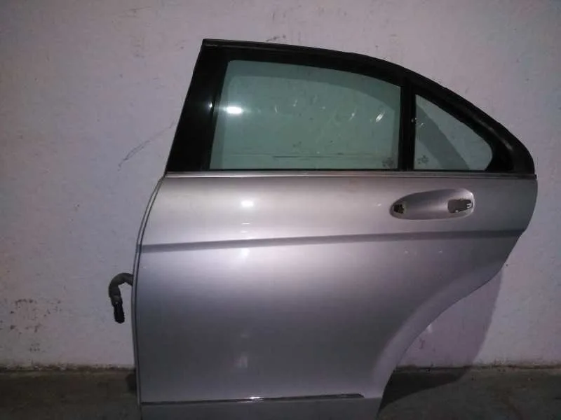 Puerta Trasera Izquierda para Mercedes-Benz Clase C (W204) Berlina