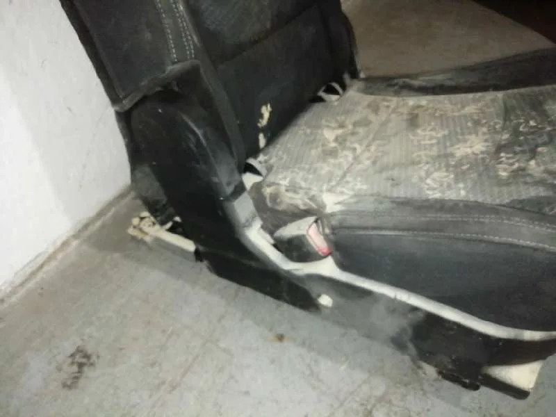 Asiento Trasero Izquierdo para Kia Carens ( )