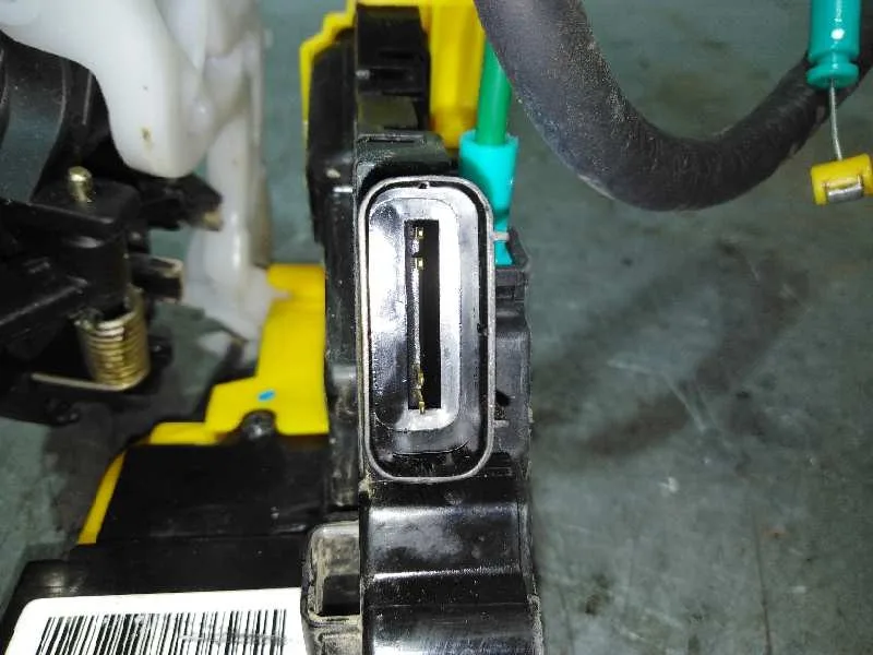 Cerradura Puerta Delantera Derecha para Kia Pro_Cee'd ( )