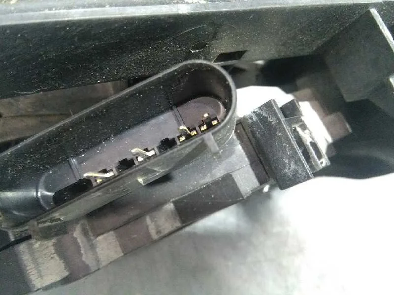 Cerradura Puerta Trasera Derecha para Ford Focus Lim. (Cb8)