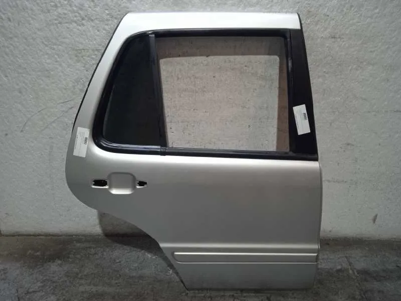 Puerta Trasera Derecha para Mercedes-Benz Clase M (W163)