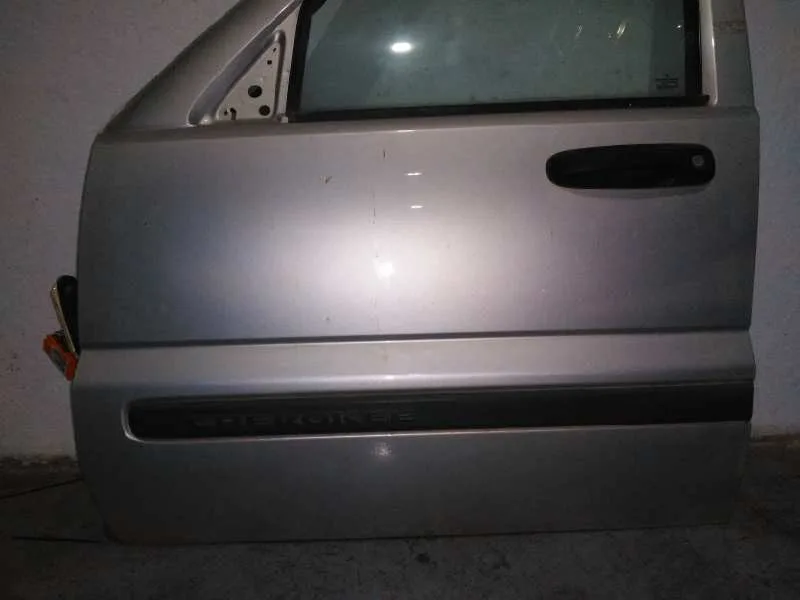 Puerta Delantera Izquierda para Chrysler Jeep Cherokee (Kj)