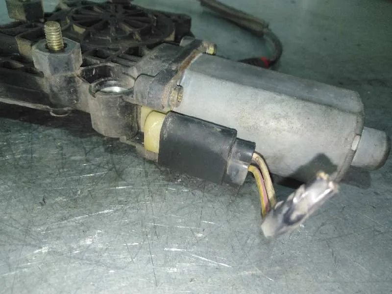 Elevalunas Delantero Derecho para Ford Fiesta Berlina (Dx)