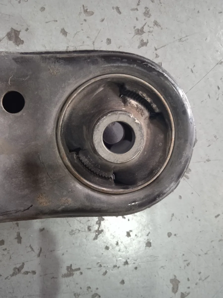 Brazo Suspension Inferior Delantero Derecho para Toyota Auris