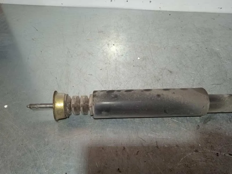 Amortiguador Trasero Izquierdo para Toyota Yaris (Ncp1/Nlp1/Scp1)