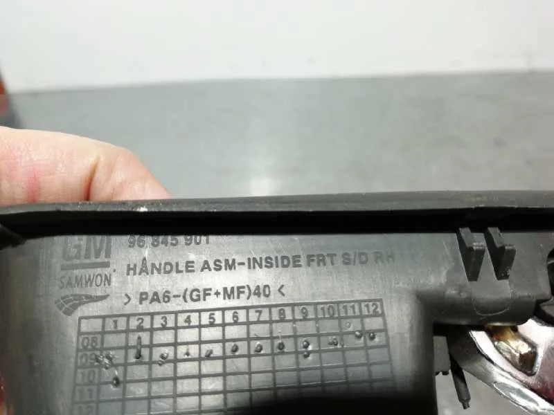 Maneta Interior Delantera Derecha para Chevrolet Cruze