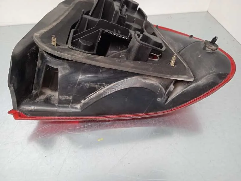 Piloto Trasero Izquierdo para Mg Serie 45 (Rt)