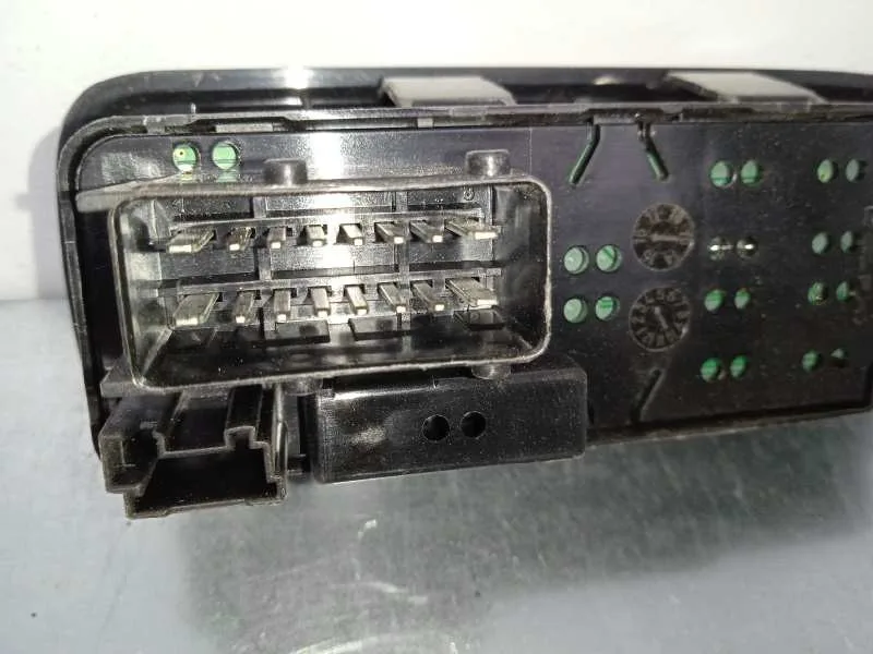 Mando Elevalunas Delantero Izquierdo para Citroën C3