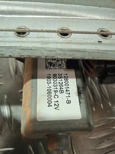 Elevalunas Delantero Derecho para Dacia Duster