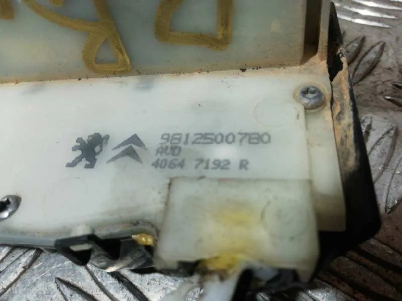 Cerradura Puerta Delantera Derecha para Peugeot 208