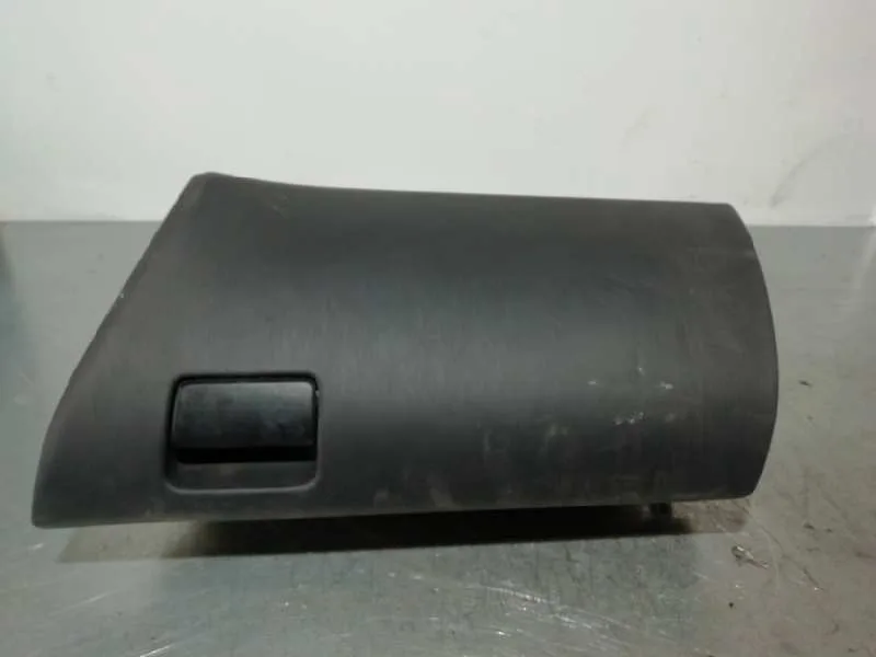 Guantera para Toyota Prius+