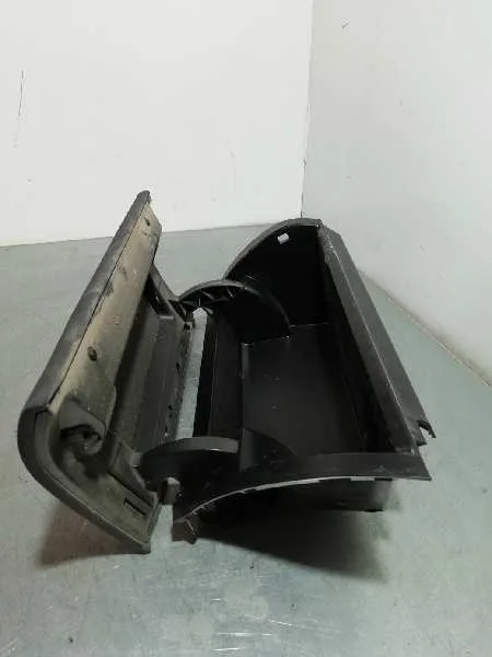 Guantera para Toyota Prius+
