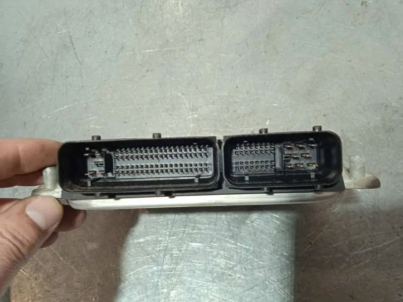 Centralita Motor Uce para Audi A8 (4E2)