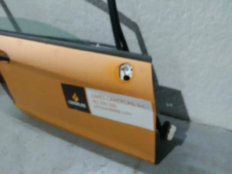 Puerta Delantera Derecha para Ford Fiesta (Cb1)